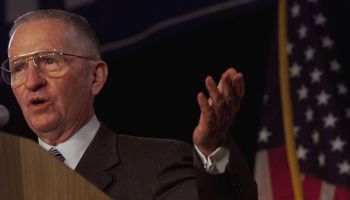 7/24/99- Reform Party founder Ross Perot speaks to delegates at the party's 1999 national convention in Dearborn, Texas Saturday night. Perot stressed the problems with the two-party system and urged Reform party members to remain honest politicians.(Phot