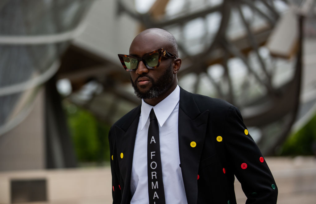 Street Style - Paris Fashion Week - Haute Couture Fall/Winter 2021/2022 : Day One